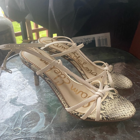 Sold - Picture 3 of 4